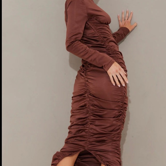 🌟SOLD PRETTYLITTLETHING Chocolate high neck underwire detail ruched midi 6 NEW - Picture 2 of 15